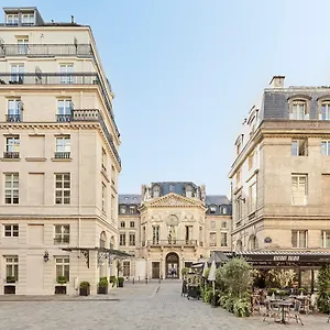 Grand Du Palais Royal מלון