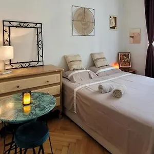 https://chambre-chez-lhabitant-avec-balcon-prive-centre-nice.fr-provencehotel.com