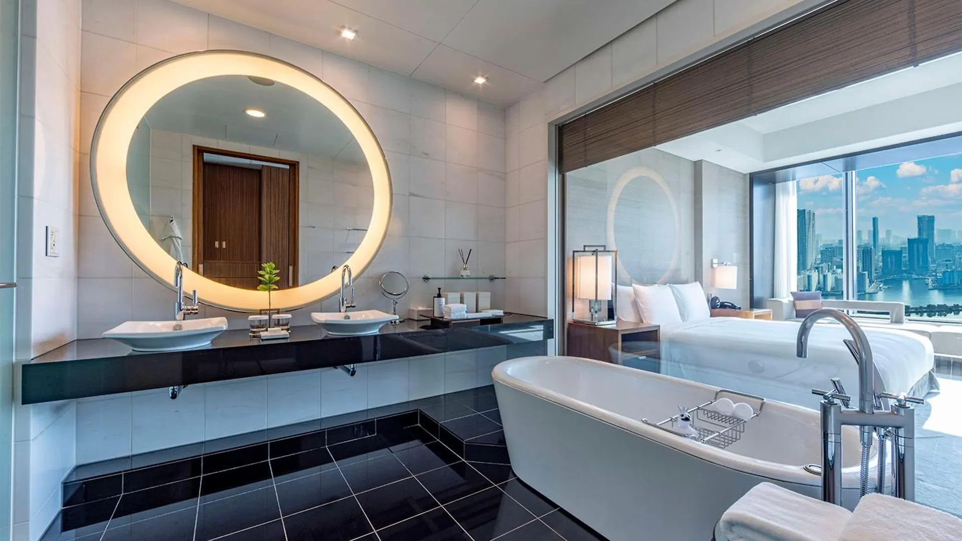Conrad Tokyo Hotel